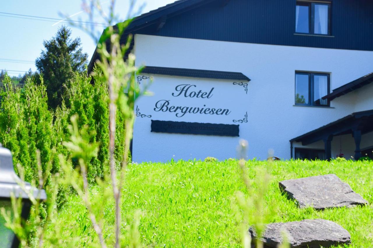Hotel Bergwiesen - Zimmer Mit Balkon Oder Terasse Lohr Buitenkant foto